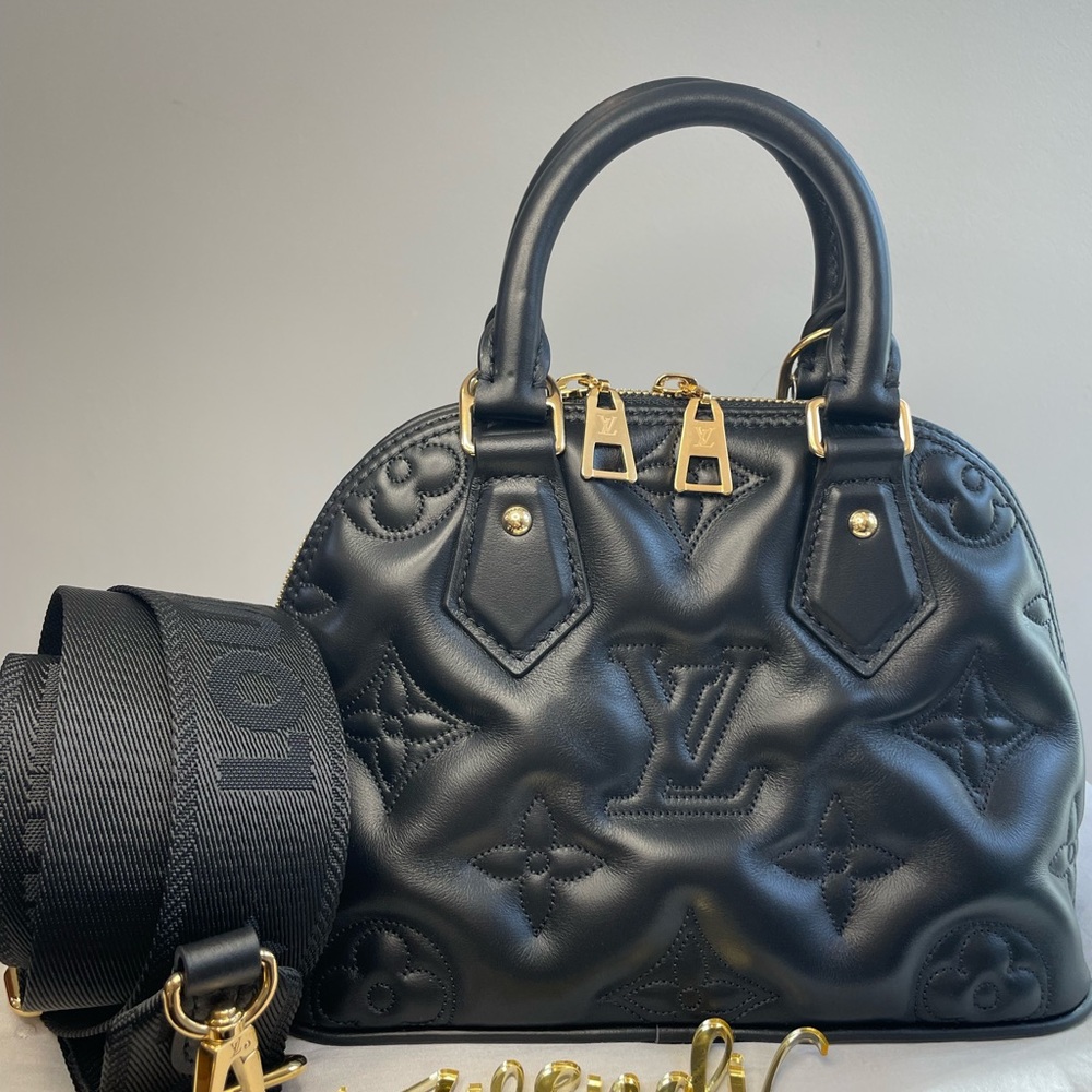 Alma Lambskin - Black  bubble gram 🩷